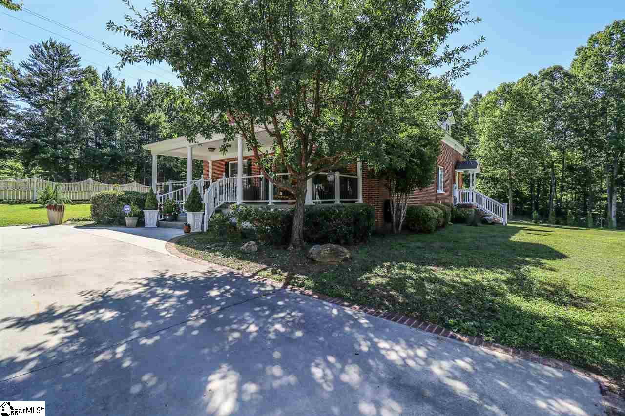 1231 Chinquapin Road Travelers Rest, SC 29690 - Photo 3 of 36 Gallery Image 3