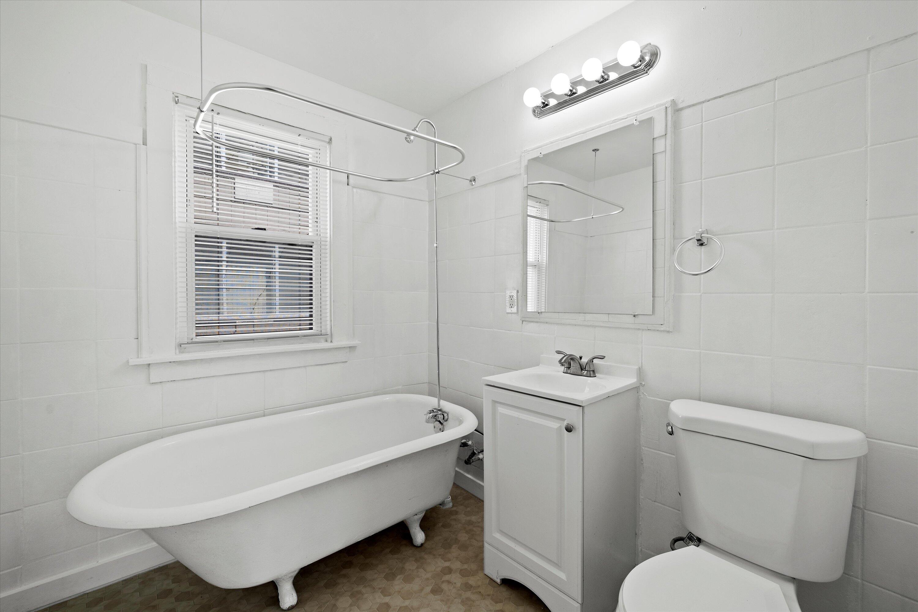 944 North 37th Street, Unit 946 Milwaukee, WI 53208 - Photo 11 of 16 03-JEFF9385