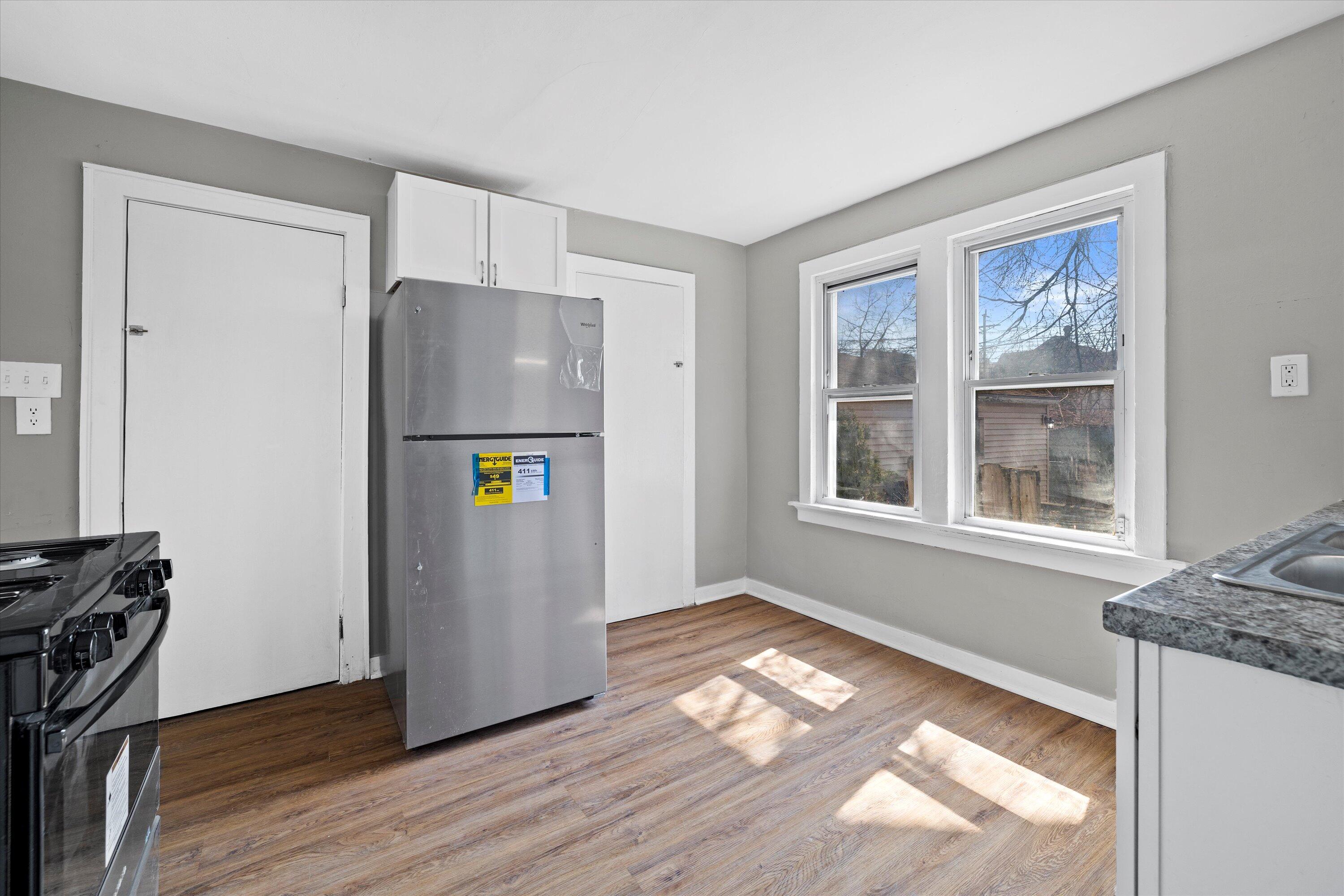 944 North 37th Street, Unit 946 Milwaukee, WI 53208 - Photo 5 of 16 05-JEFF9400