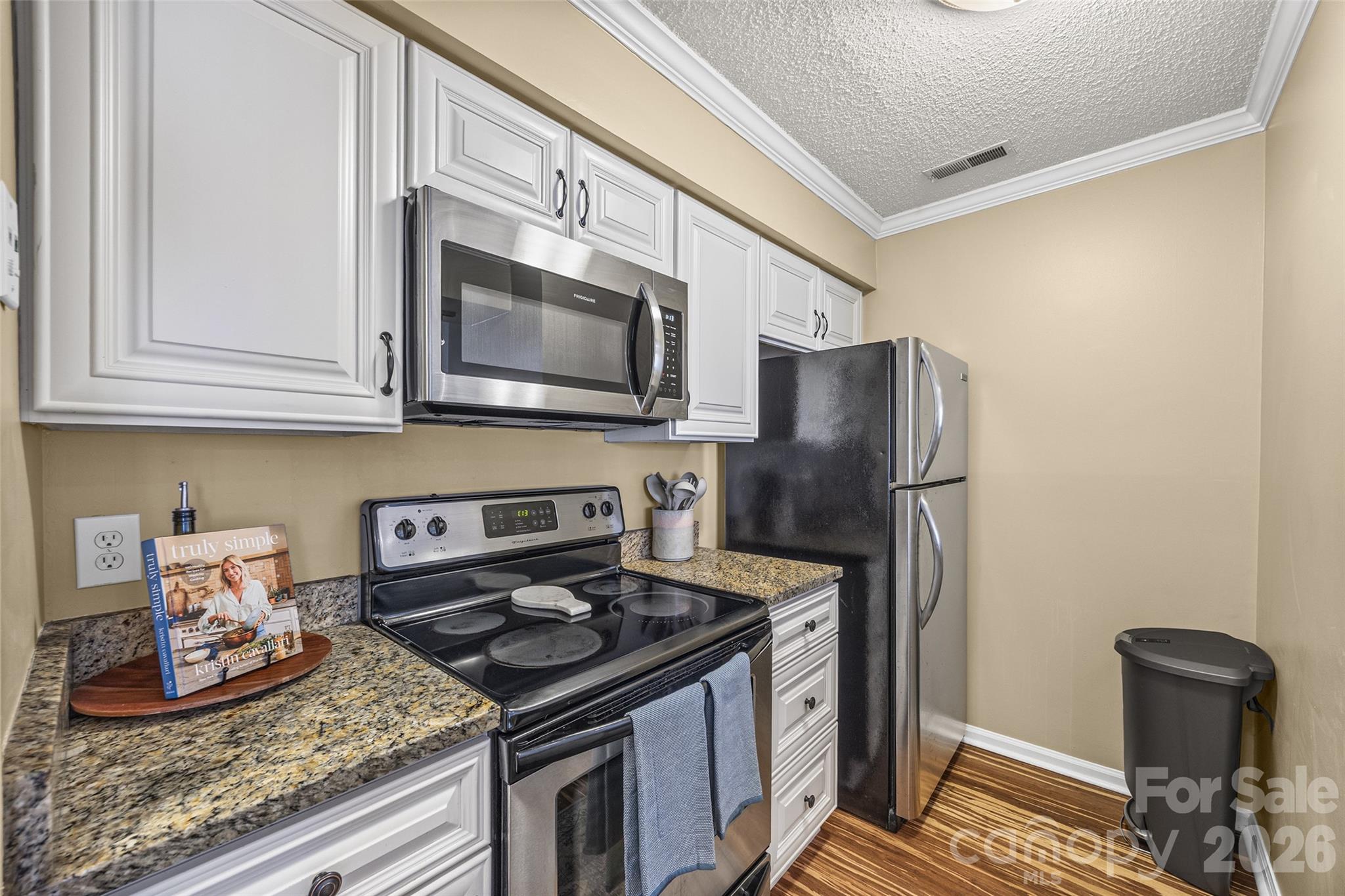 308 Queens Road, Unit 17 Charlotte, NC 28204 - Photo 2 of 25