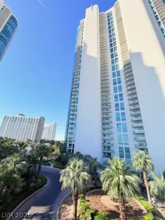 $2,200 | 222 Karen Avenue, Unit 2904, Las Vegas, NV 89109