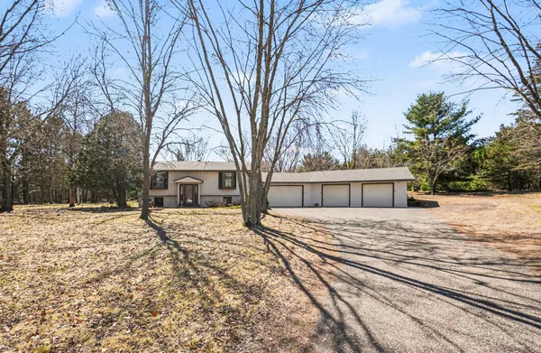 $450,000 | 4350 218th Avenue Northwest, Oak Grove, MN 55303