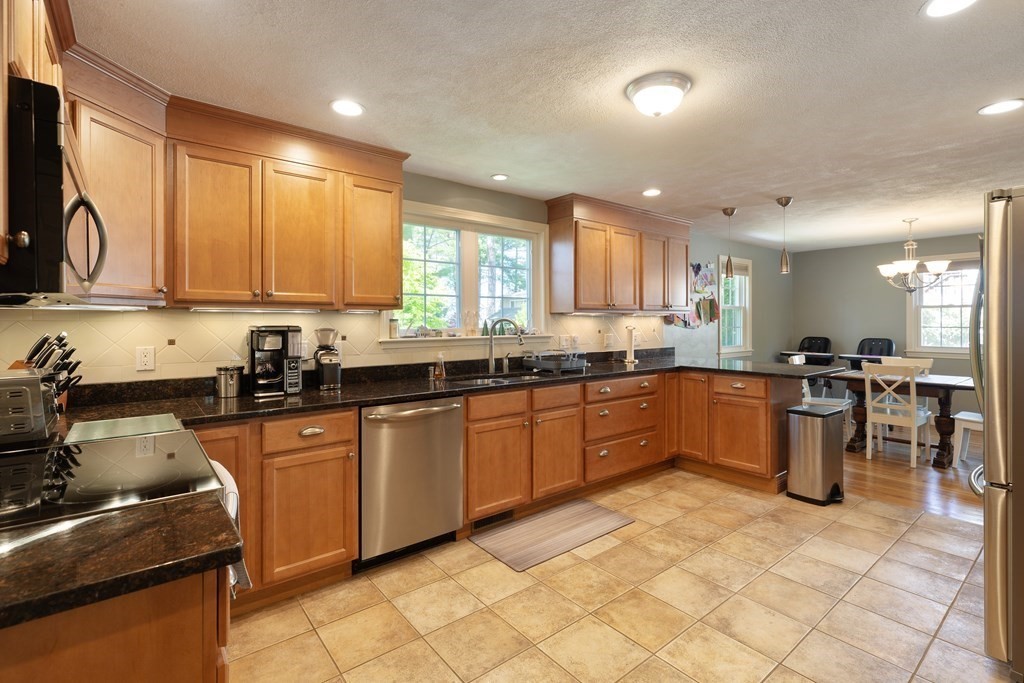 16 Emily Road Framingham, MA 01701 - Photo 16 of 42 Gallery Image 16