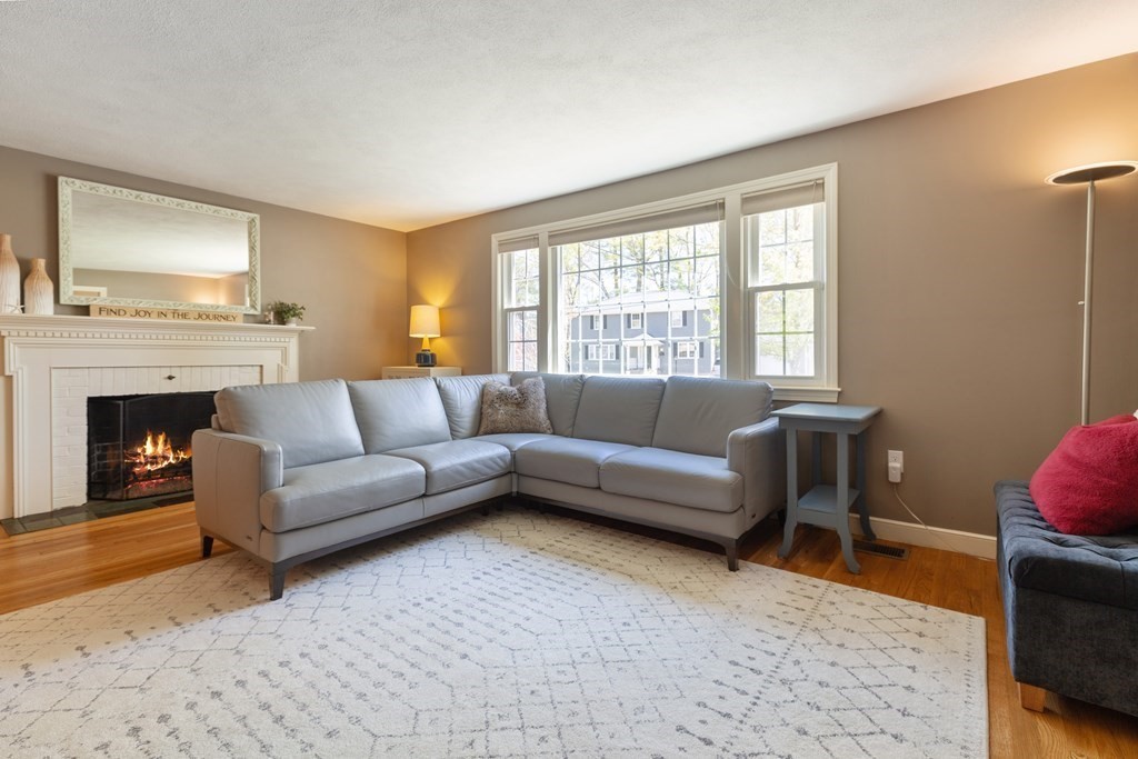 16 Emily Road Framingham, MA 01701 - Photo 9 of 42 Gallery Image 9