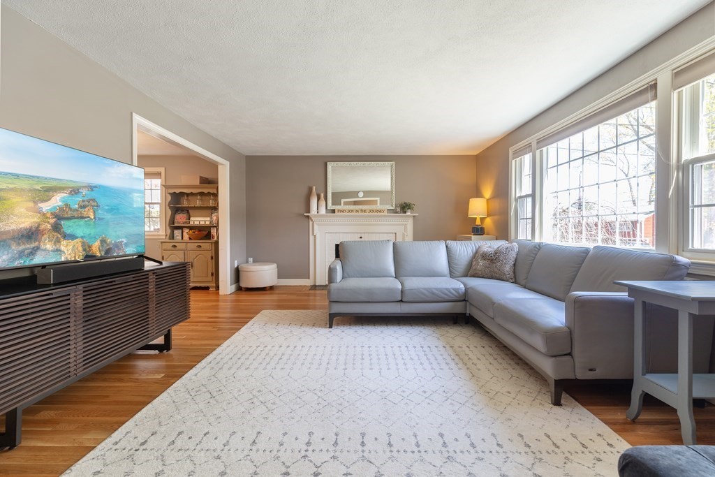 16 Emily Road Framingham, MA 01701 - Photo 10 of 42 Gallery Image 10