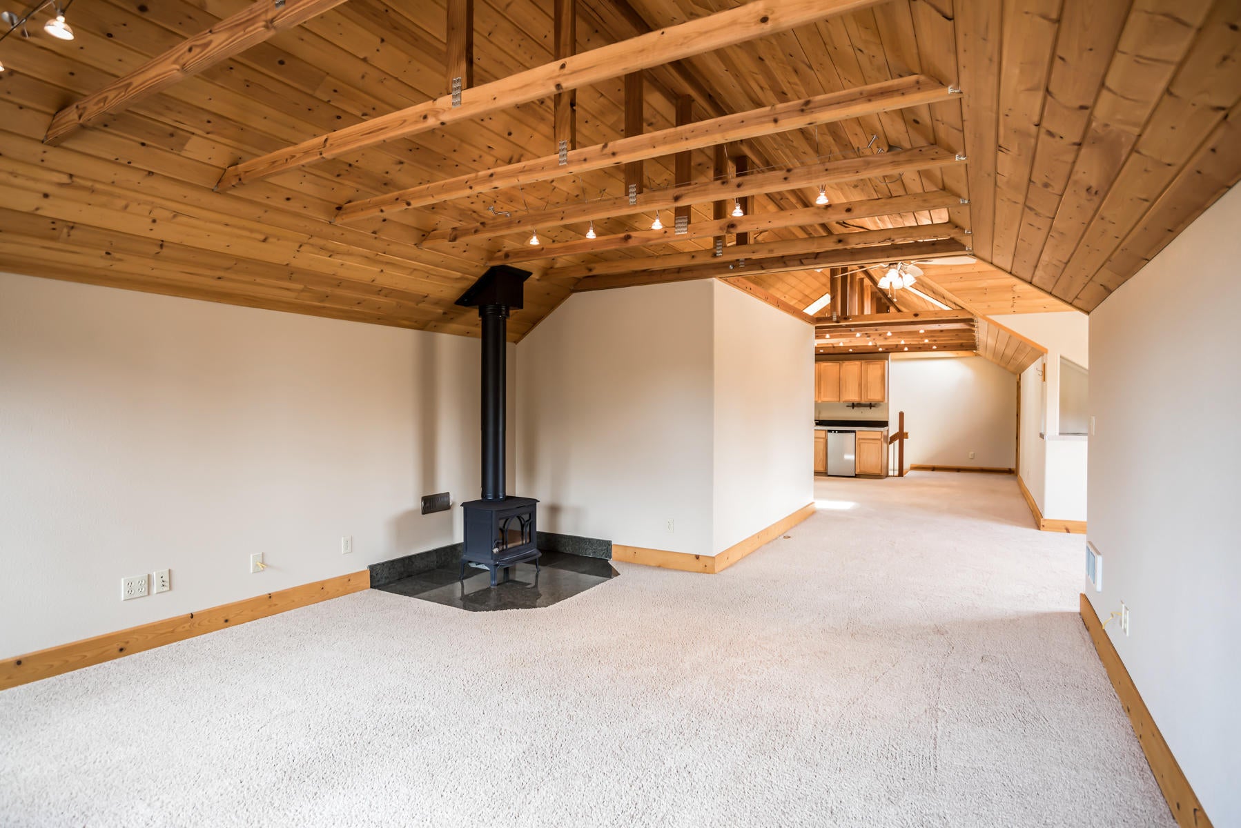 61070 Groff Road Bend, OR 97702 - Photo 27 of 30 27-Private Guest Quarters