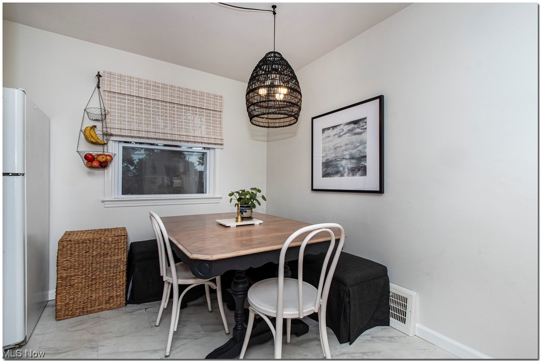 1430 West Miner Road Cleveland, OH 44124 - Photo 7 of 32 View of dining space