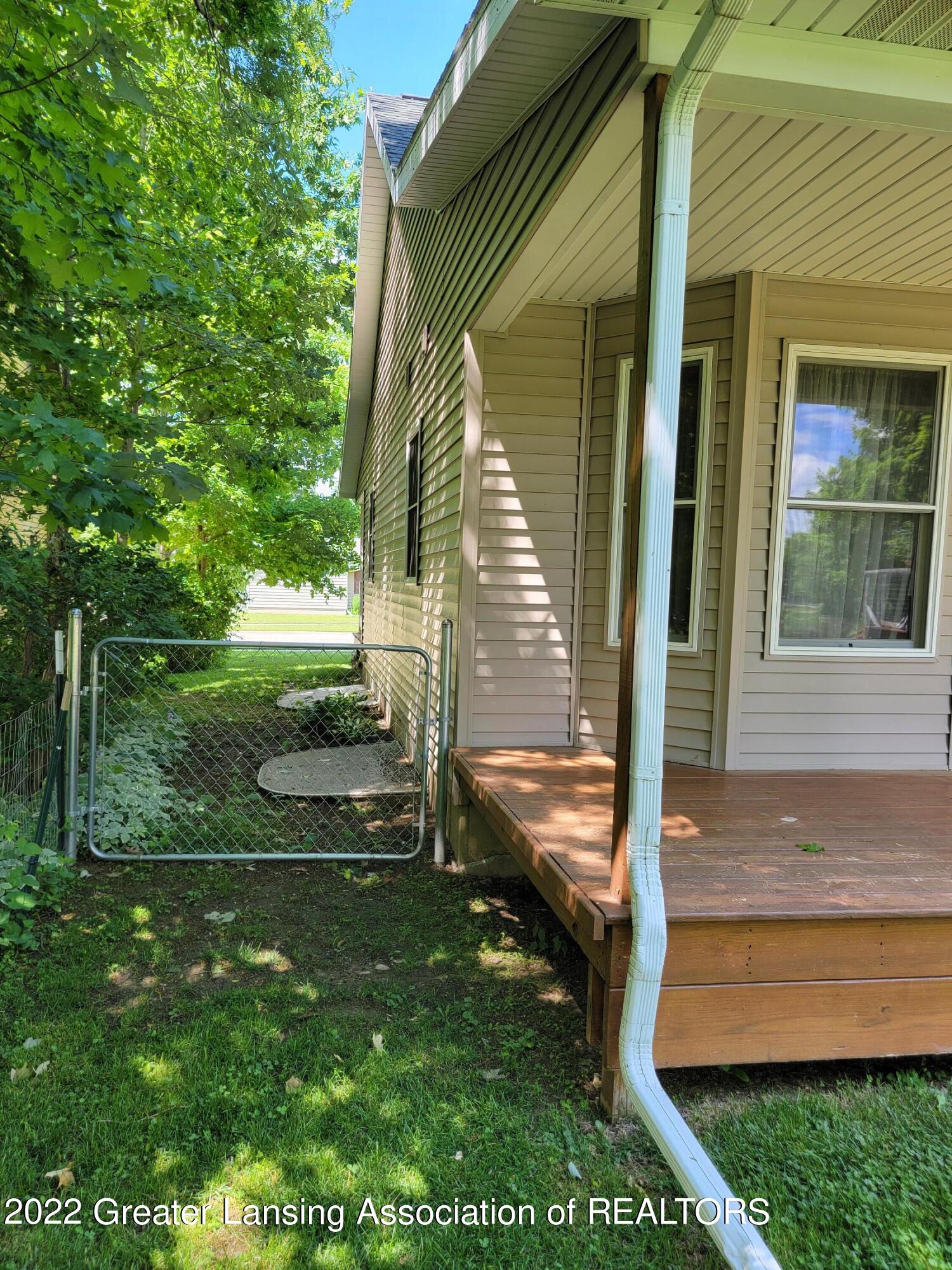 206 East Riverside Street Williamston, MI 48895 - Photo 33 of 40 20220607_150400
