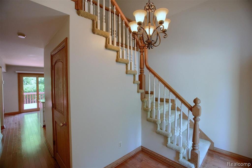 2403 Rochelle Park Drive Rochester Hills, MI 48309 - Photo 5 of 30