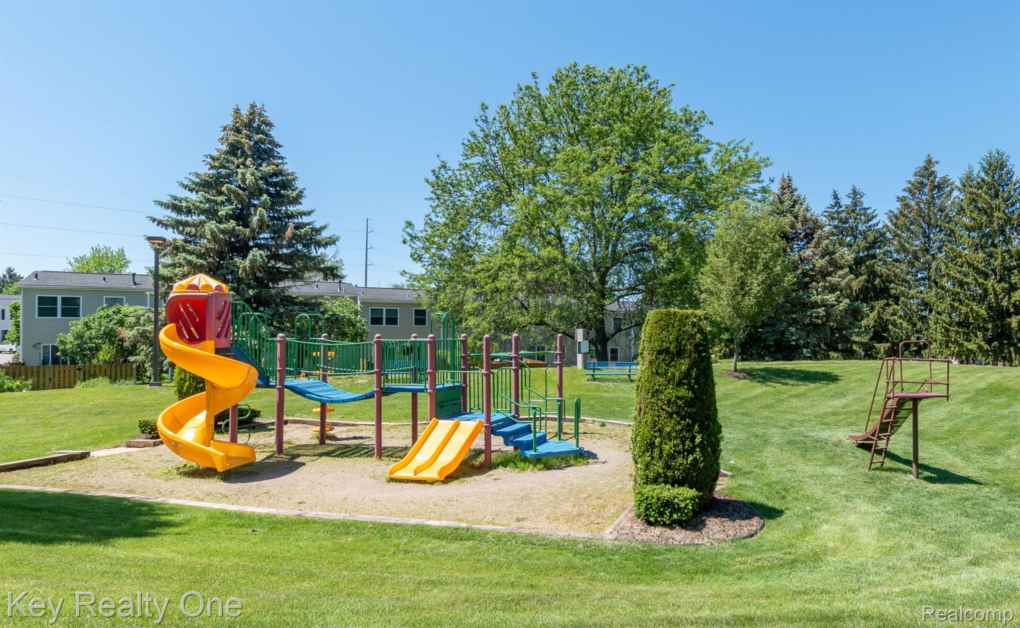 1050 Larson Court Rochester, MI 48307 - Photo 28 of 34 Community Playground