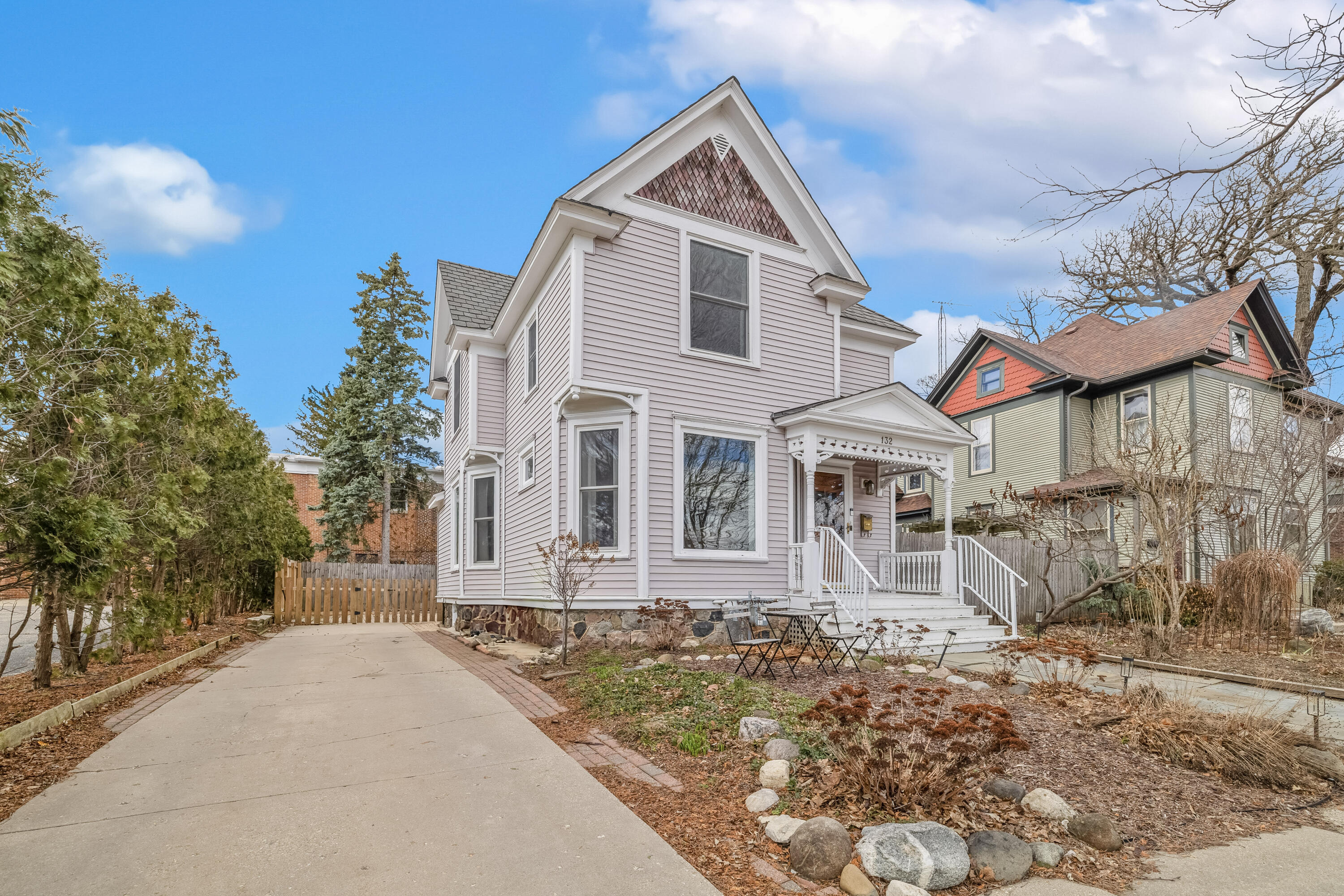 132 South 2nd Street Delavan, WI 53115 - Photo 1 of 27 22-03