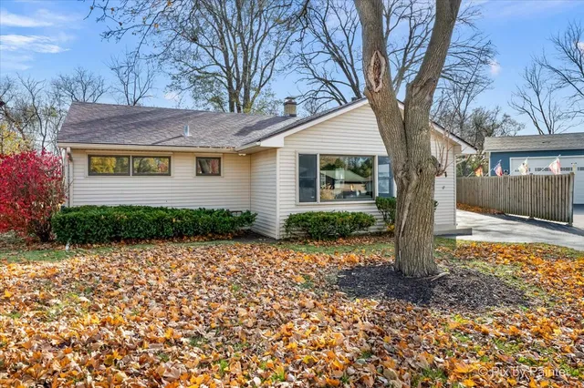 $349,000 | 215 Sunset Terrace, Crystal Lake, IL 60014