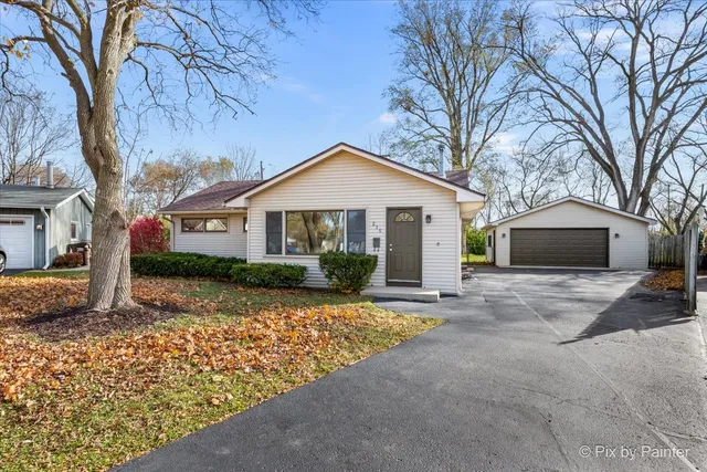 $349,000 | 215 Sunset Terrace, Crystal Lake, IL 60014