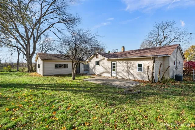 $349,000 | 215 Sunset Terrace, Crystal Lake, IL 60014