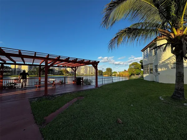 $1,800 | 1601 Northeast Miami Gardens Drive, Unit 103, Miami, FL 33179