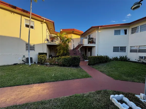 $1,800 | 1601 Northeast Miami Gardens Drive, Unit 103, Miami, FL 33179