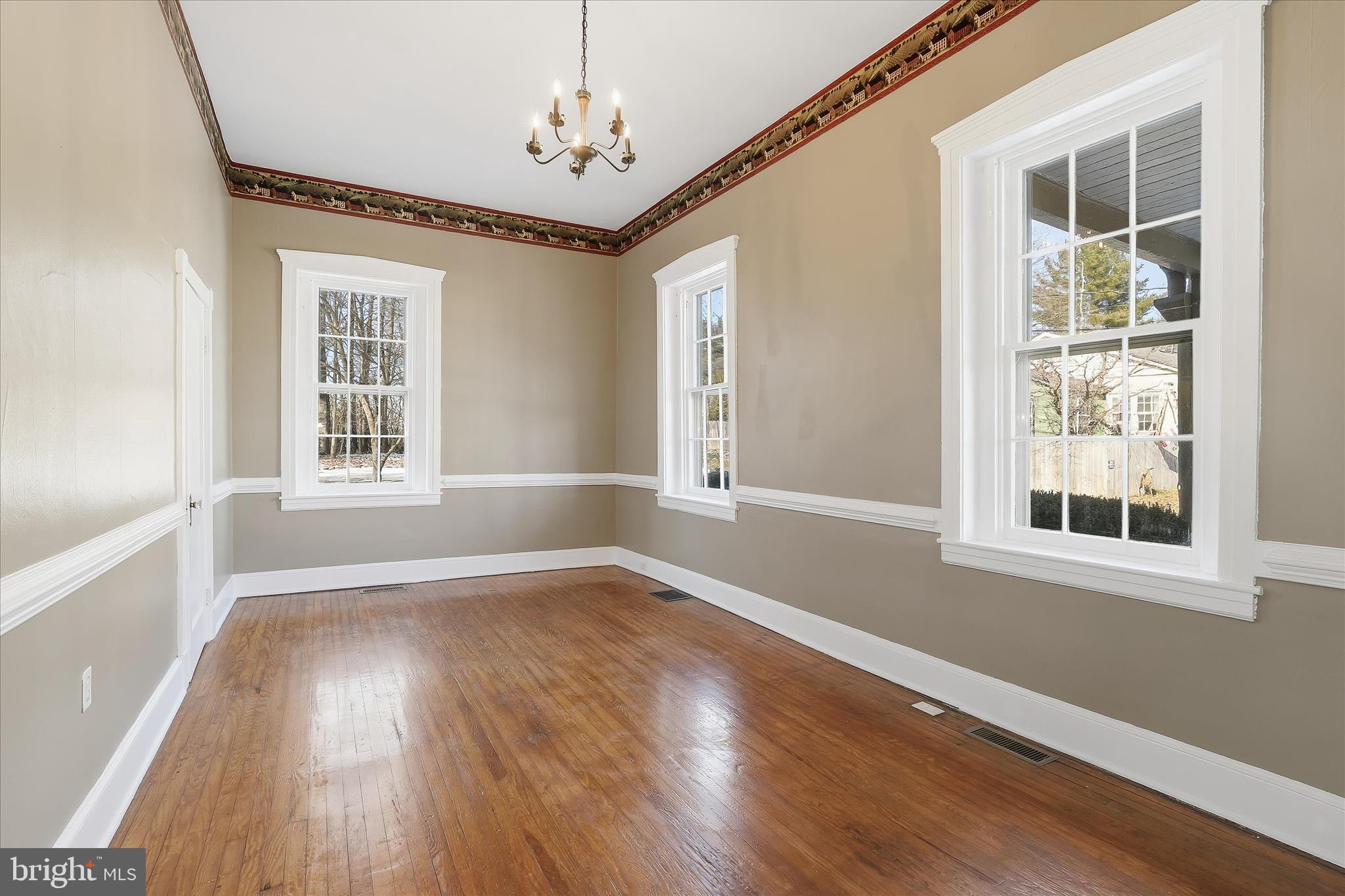 1810 Stone Chapel Road Westminster, MD 21157 - Photo 12 of 44 Living room