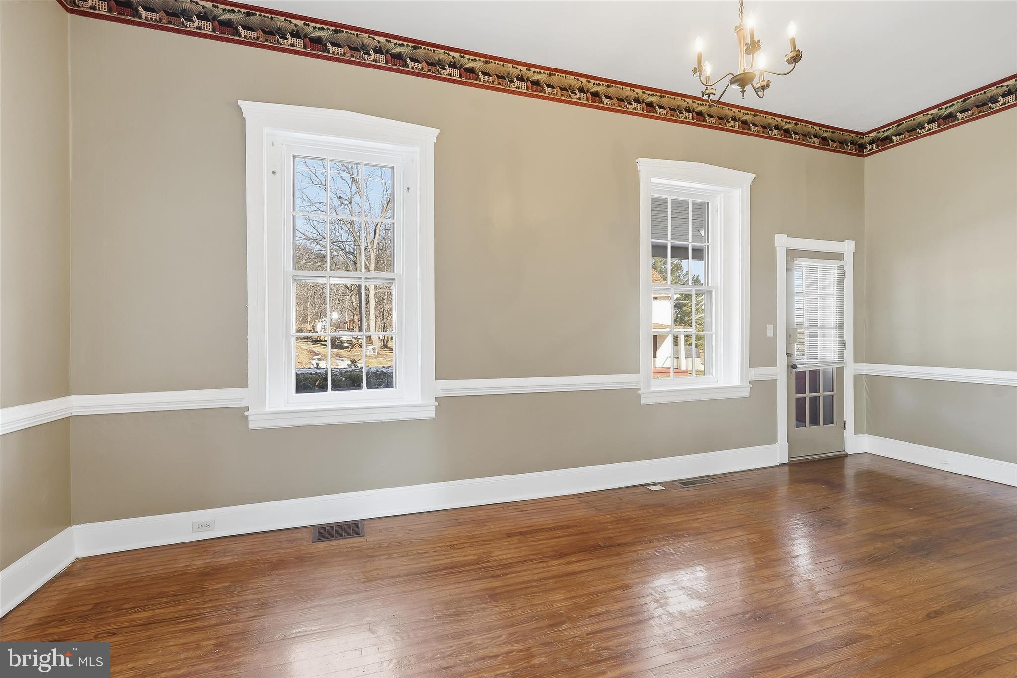 1810 Stone Chapel Road Westminster, MD 21157 - Photo 13 of 44 Living room