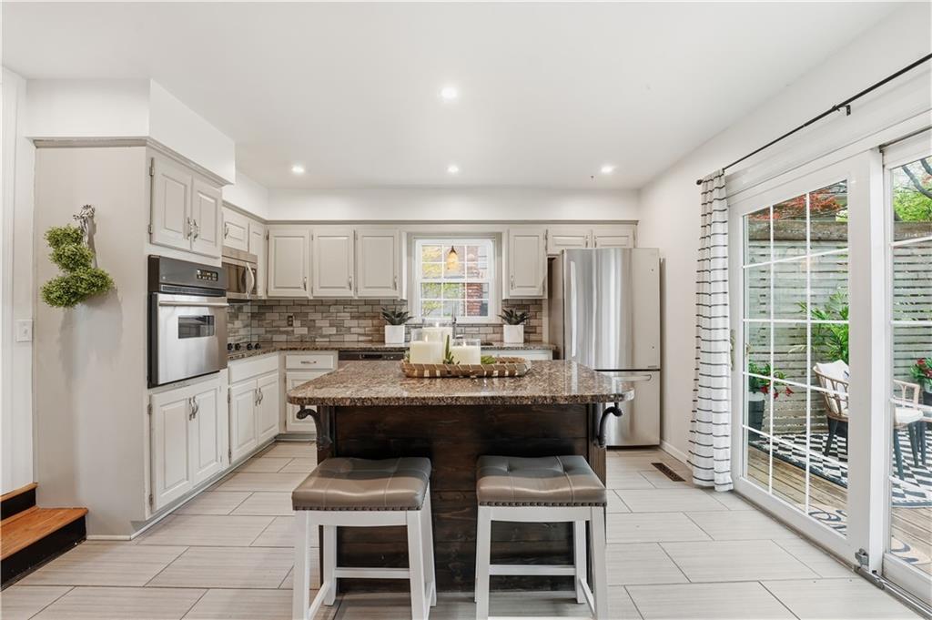 1407 Southwest 5th Street Lee's Summit, MO 64081 - Photo 12 of 38