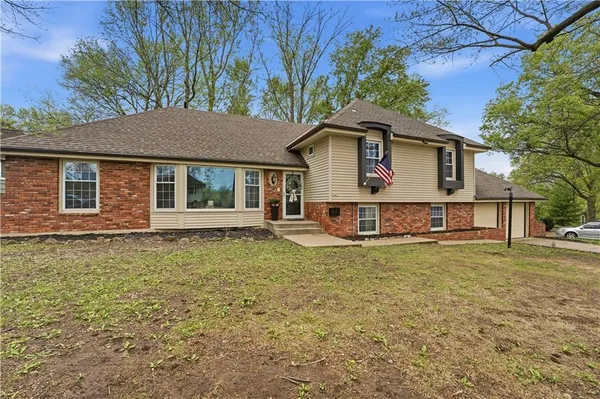 $379,000 | 1407 Southwest 5th Street, Lee's Summit, MO 64081