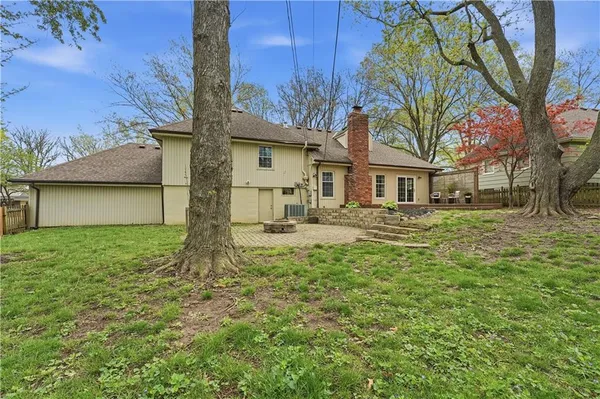 $379,000 | 1407 Southwest 5th Street, Lee's Summit, MO 64081