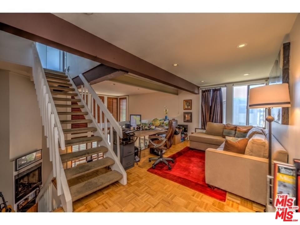 14 Mast Street Venice, CA 90292 - Photo 9 of 23