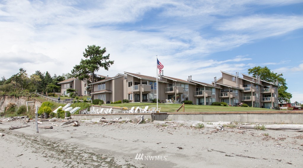 802 Old Beach Road, Unit 102 Freeland, WA 98249 - Photo 2 of 14 Gallery Image 2