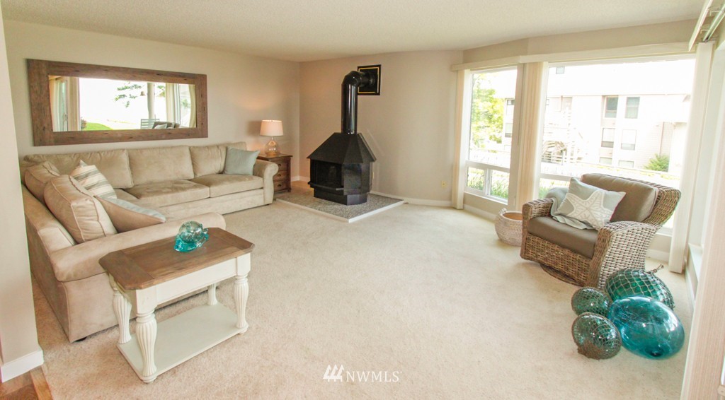 802 Old Beach Road, Unit 102 Freeland, WA 98249 - Photo 5 of 14 Gallery Image 5