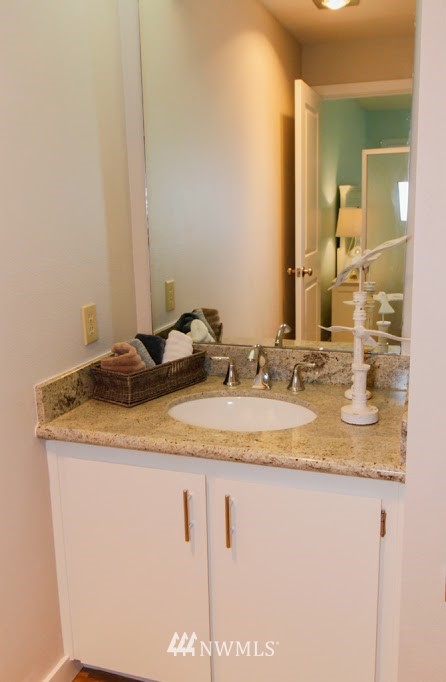 802 Old Beach Road, Unit 102 Freeland, WA 98249 - Photo 9 of 14 Gallery Image 9