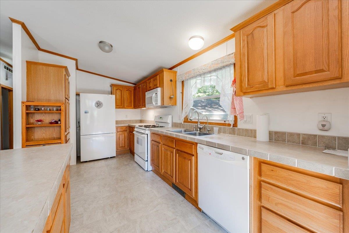 8200 Chain Lake Road South Branch, MI 48761 - Photo 21 of 45