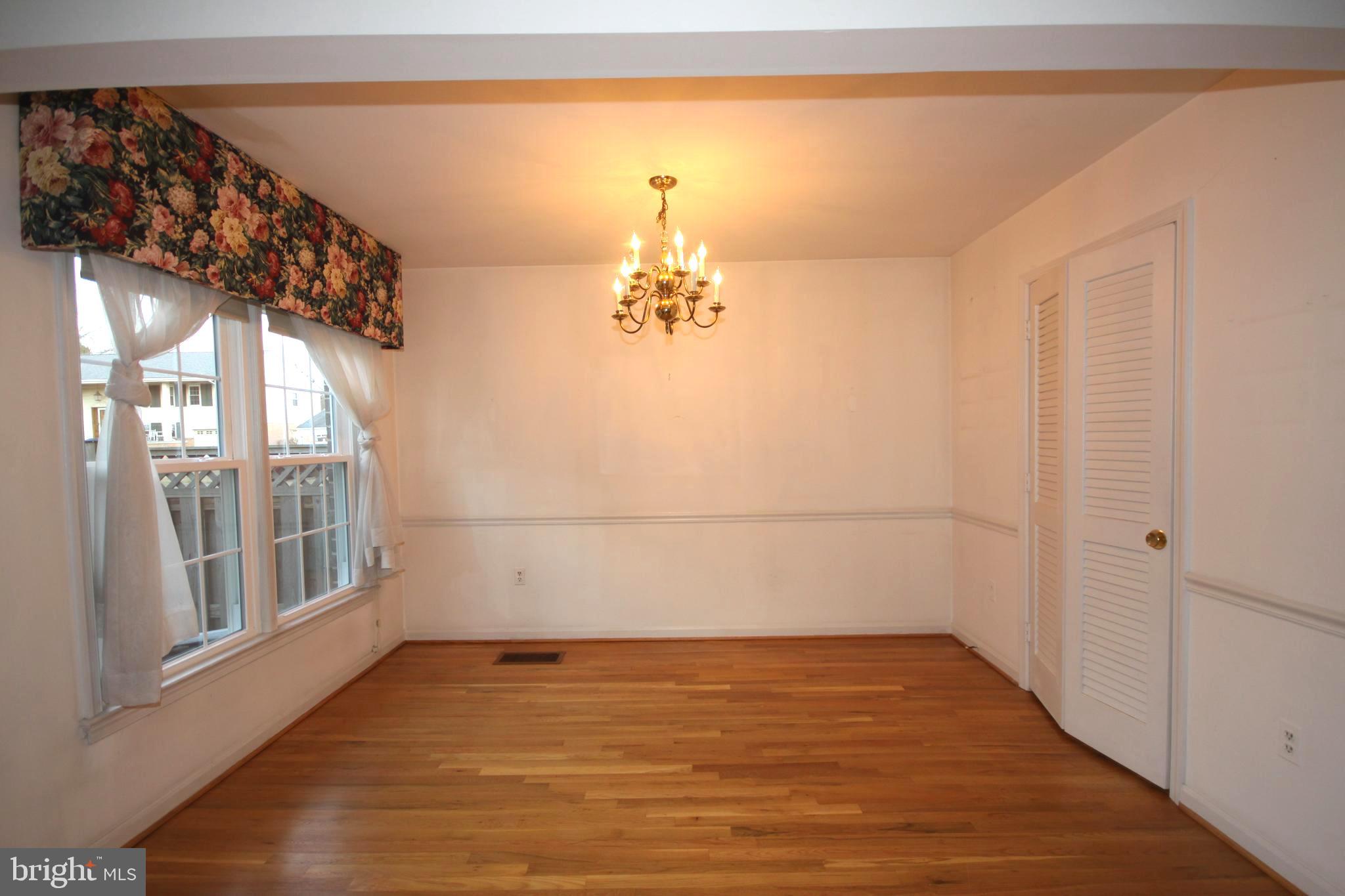 5401 Richenbacher Avenue Alexandria, VA 22304 - Photo 4 of 15 Dining Room