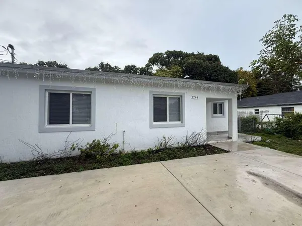 $3,900 | 1244 Northwest 71st Street, Miami, FL 33147