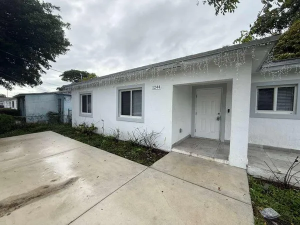 $3,900 | 1244 Northwest 71st Street, Miami, FL 33147