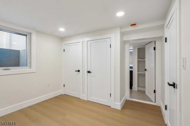 10 Rose Street Edison, NJ 08817 - Photo 25 of 48