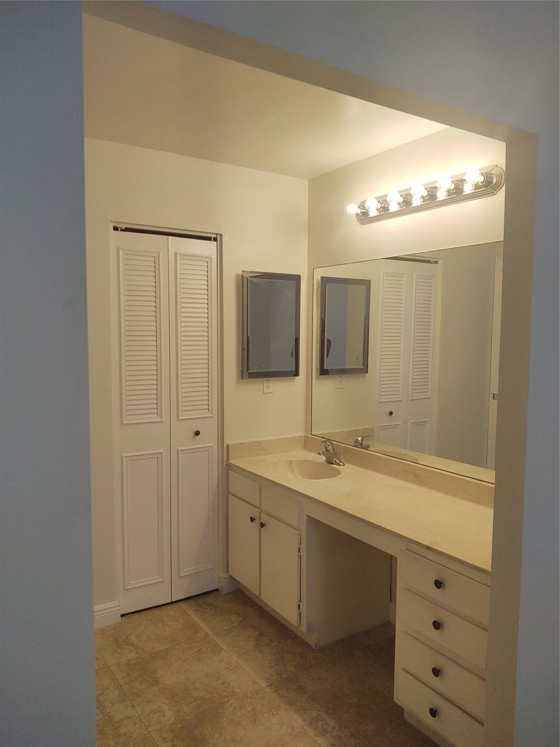 9 Royal Palm Way, Unit 2010 Boca Raton, FL 33432 - Photo 11 of 28 Photo 14