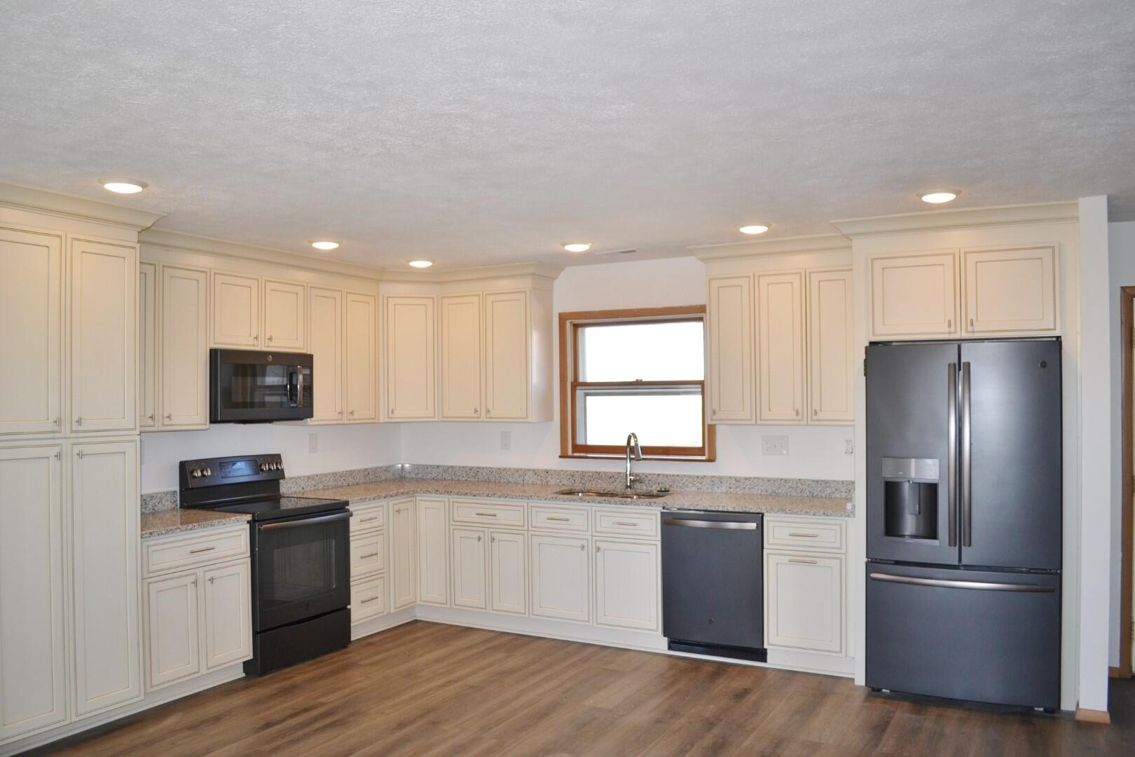 3288 Ebersole Road Springfield, OH 45502 - Photo 4 of 44 Gallery Image 4