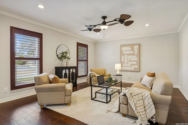 $875,000 | 100 Lochaven Lane, Castle Hills, TX 78213