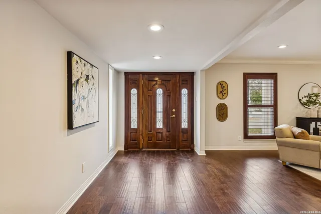 $875,000 | 100 Lochaven Lane, Castle Hills, TX 78213