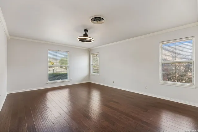 $875,000 | 100 Lochaven Lane, Castle Hills, TX 78213