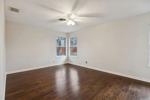 $875,000 | 100 Lochaven Lane, Castle Hills, TX 78213