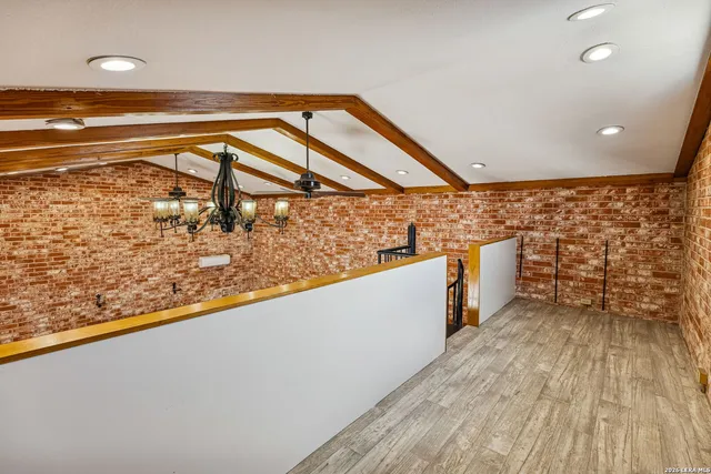 $875,000 | 100 Lochaven Lane, Castle Hills, TX 78213