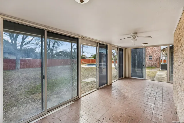 $875,000 | 100 Lochaven Lane, Castle Hills, TX 78213