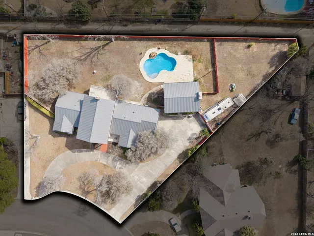 $875,000 | 100 Lochaven Lane, Castle Hills, TX 78213