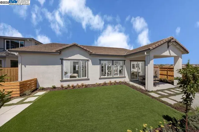 $1,193,762 | 527 East Fiorino Street, Mountain House, CA 95391