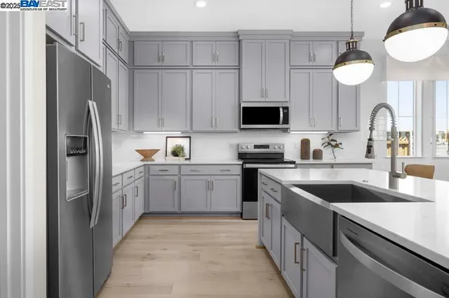 $1,193,762 | 527 East Fiorino Street, Mountain House, CA 95391