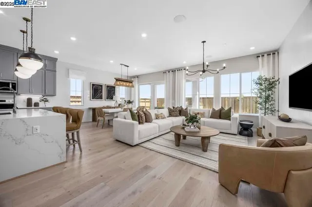 $1,193,762 | 527 East Fiorino Street, Mountain House, CA 95391