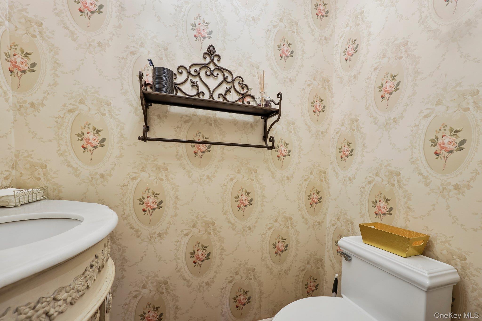 1304 Harbor Road Hewlett Harbor, NY 11557 - Photo 36 of 42