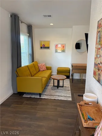 $2,000 | 611 Bell Drive, Las Vegas, NV 89101