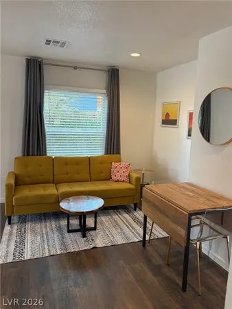 $2,000 | 611 Bell Drive, Las Vegas, NV 89101