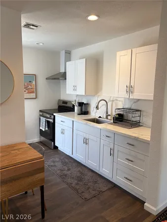 $2,000 | 611 Bell Drive, Las Vegas, NV 89101